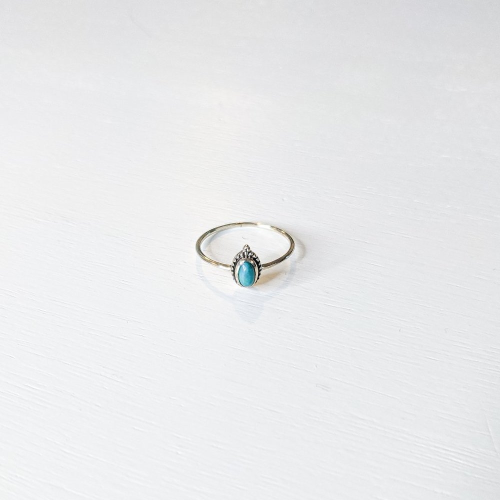 Noomaad Dainty Turquoise Silver Ring